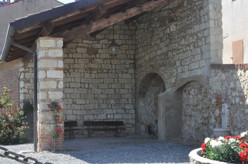 Il dehor delle rose ristrutturato (2016)