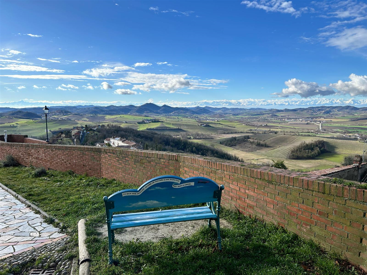 Panchina della tenerezza punto panoramico sagrato chiesa parrocchiale S.Ambrogio