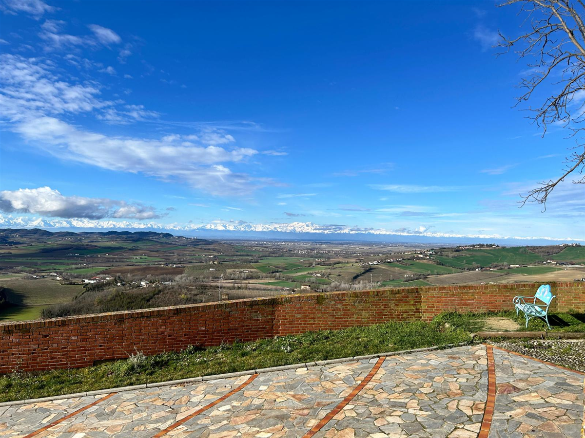 Panchina della tenerezza punto panoramico sagrato chiesa parrocchiale S.Ambrogio