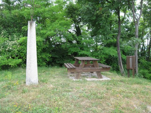 L'area pic-nic al Bric vicino alla croce