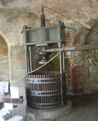 Cantinone Devasini" nel 2005 (Festa di "Riso e Rose" foto A. Frixa)