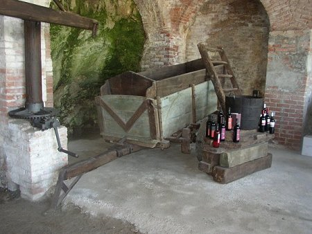 Cantinone Devasini" nel 2005 (Festa di "Riso e Rose" foto A. Frixa)